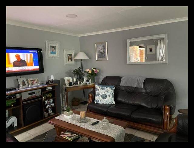 4 BEDROOM CLUSTER FOR SALE IN GLEN MARAIS